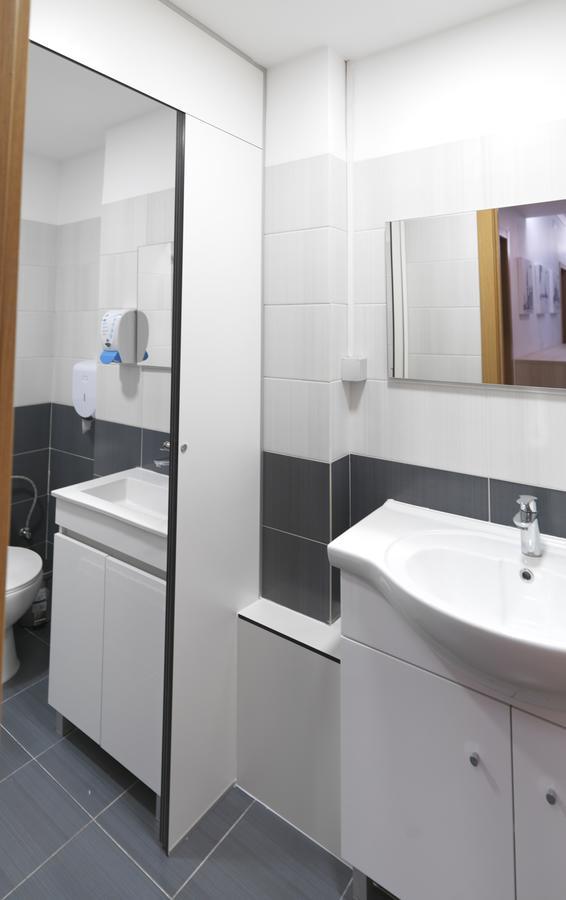 Alunni Stacc Guesthouse Lisbon Exterior photo